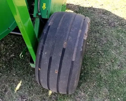 John Deere 568