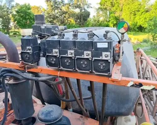 Pulverizadora autopropulsada Jacto Uniport 3000 Star
